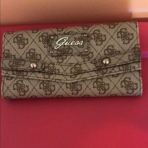 Guess trifold wallet